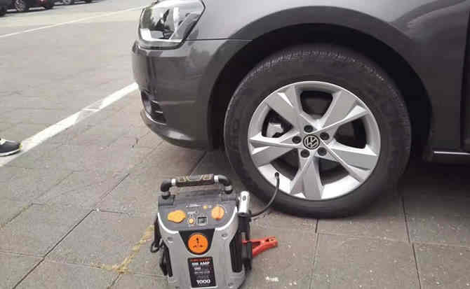 封开汽车搭电案例